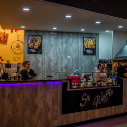 Paseo del Fuego Shopping - Sr. Waffle