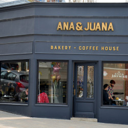 Ana y Juana