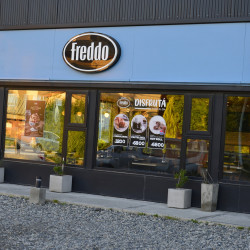 Heladería y Confitería Freddo